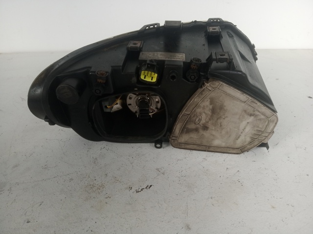 04857703AB CHRYSLER Faro izquierdo  en stock Gandía