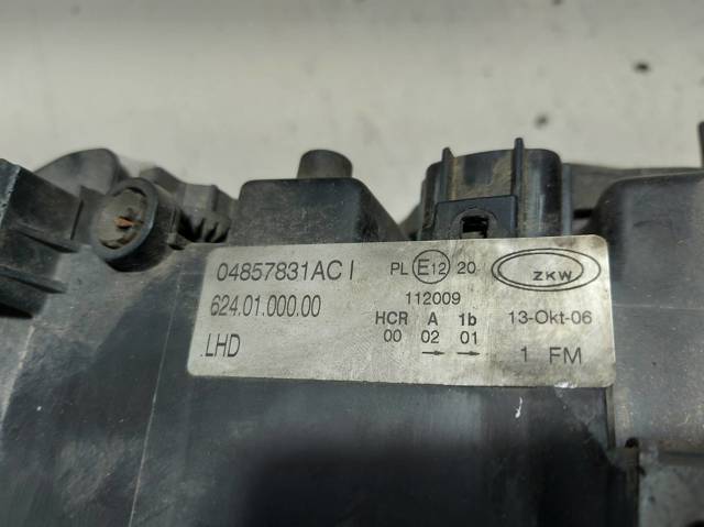 CHRYSLER 04857831AC Faro izquierdo  en stock Salamanca