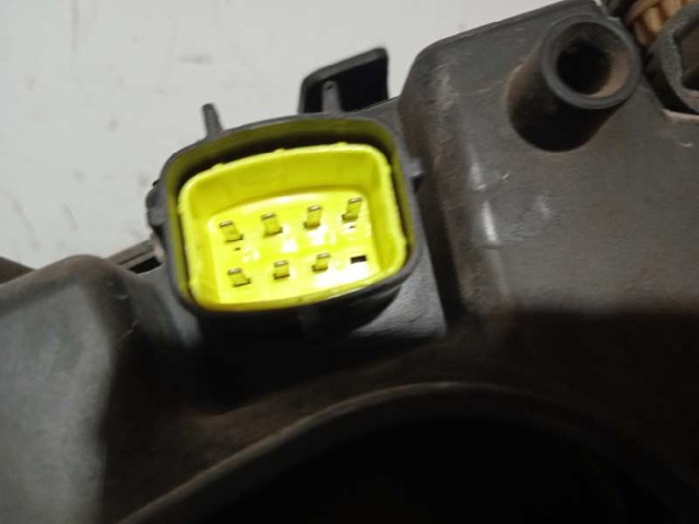 04857831AC Faro izquierdo  en stock Sabadell