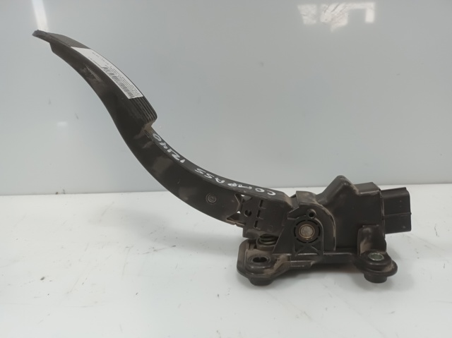 04891585AB Pedal del acelerador  disponible Málaga