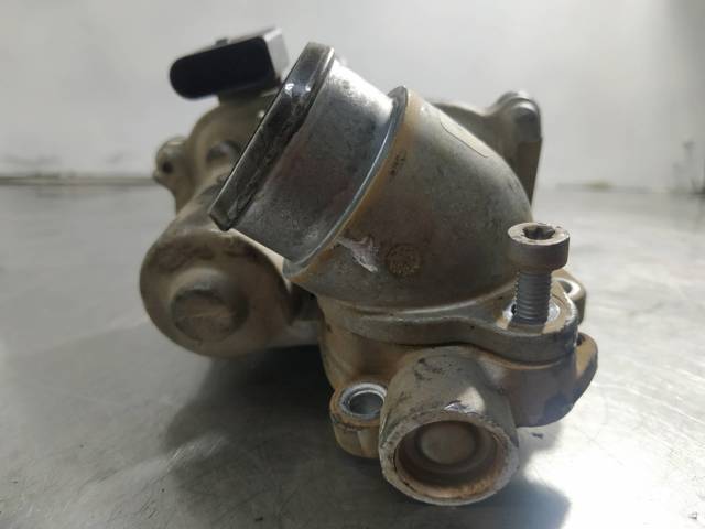 04B131501D VAG Válvula EGR de recirculación de gases  disponible Ourense