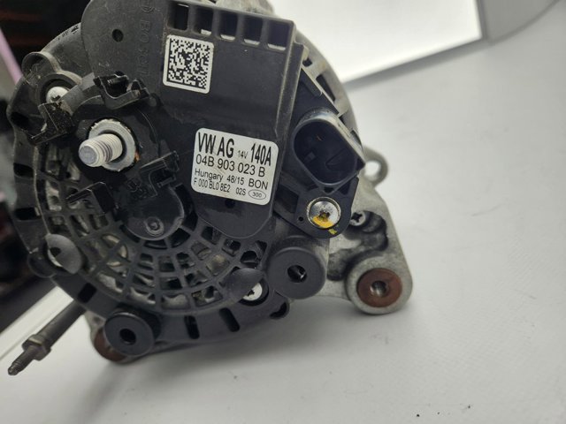 VAG 04B903023B Alternador  disponible Lugo