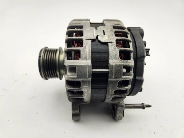 VAG 04B903023B Alternador  en stock Terrassa