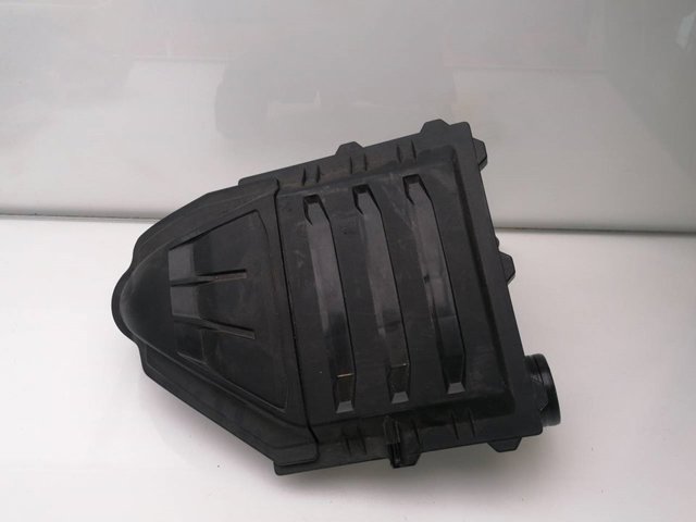 Carcasa del filtro de aire 04C129601N VAG/Seat