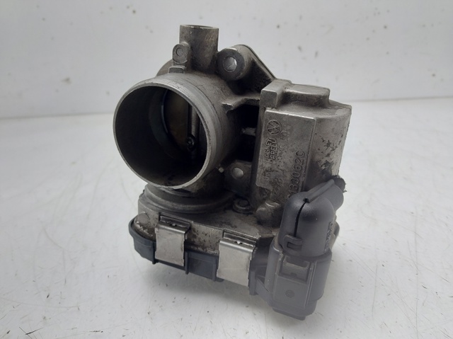 VAG 04C133062C Cuerpo de aceleración completo  disponible España