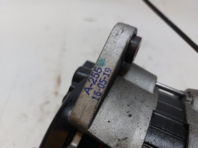 VAG 04C903023B Alternador comprar Barcelona