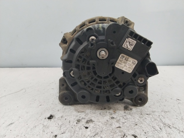 Alternador de coche 04C903023C VAG