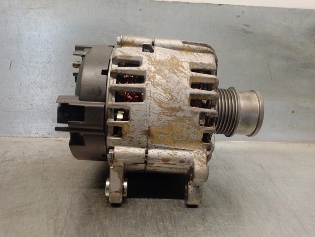 04C903023T Alternador  disponible Málaga