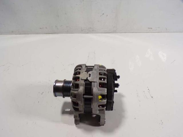 VAG 04E903015A Alternador  disponible Valladolid