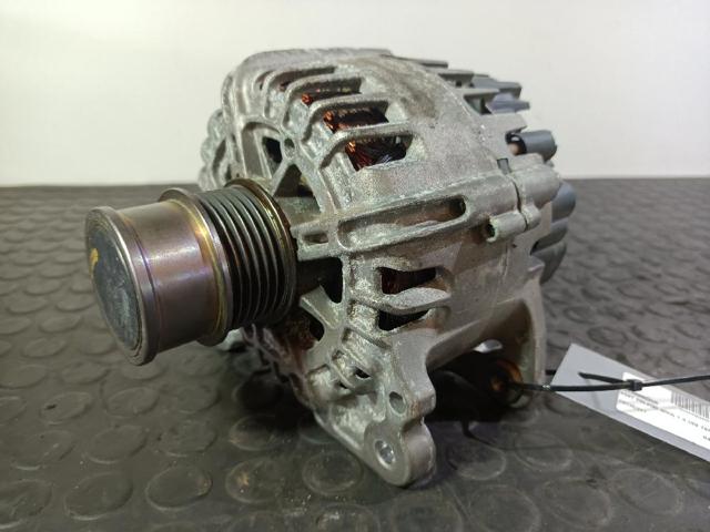 Alternador 04E903021N VAG