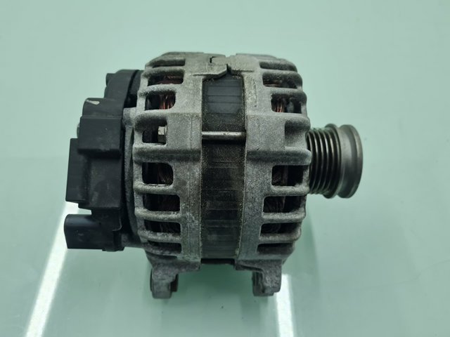 Alternador de coche 04E903023J VAG