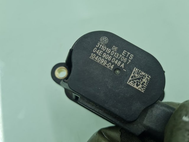 VAG 04E906048A Válvula solenoide de control de posición del árbol de levas  disponible España