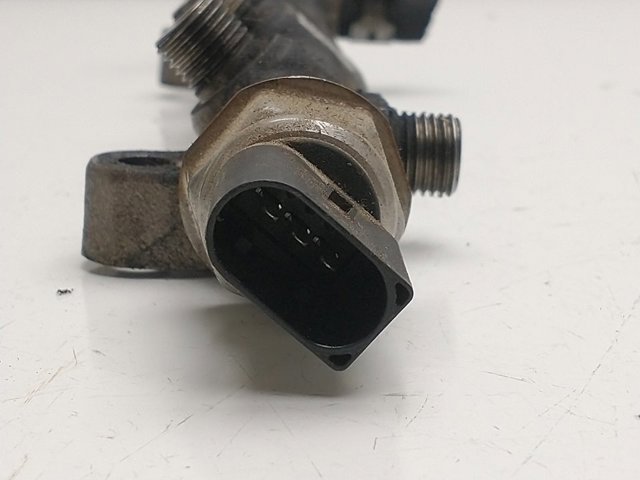 VAG 04L089B Rampa de combustible  comprar en Murcia