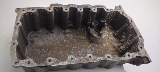 04L103603 Cárter de aceite del motor comprar Sevilla
