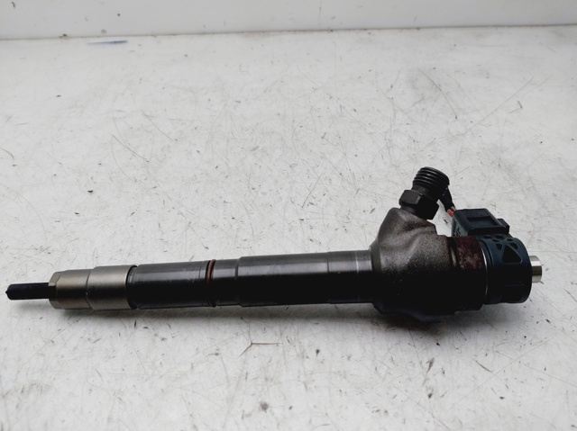 04L130277E VAG Inyector de combustible  comprar en Oviedo