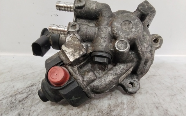 VAG 04L130755D Bomba de alta presión  disponible España
