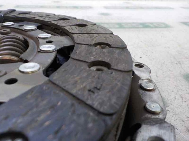 04L141015D Embrague  en stock Castellón