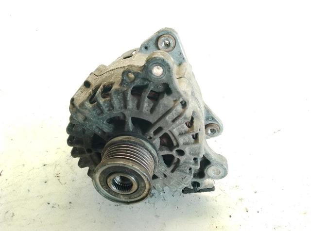 VAG 04L903024A Alternador  disponible Valladolid