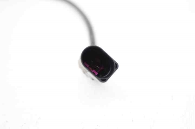 VAG 04L906088AR Sensor de temperatura de gases de escape antes de la turbina  comprar en Murcia