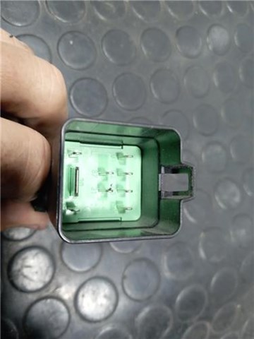 04L907281 VAG Relé de los calentadores comprar Madrid