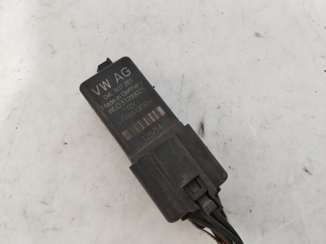 Relé de bujía de precalentamiento Skoda Fabia 2 5J2, 542, 572, 582