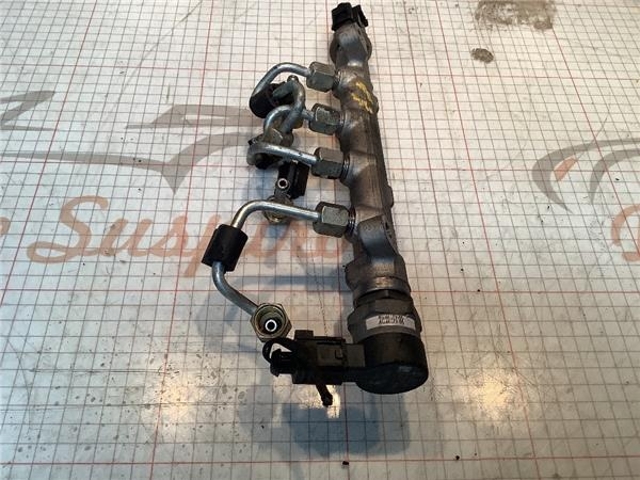 Regulador de presión de combustible, rampa de inyectores Volkswagen Passat 362