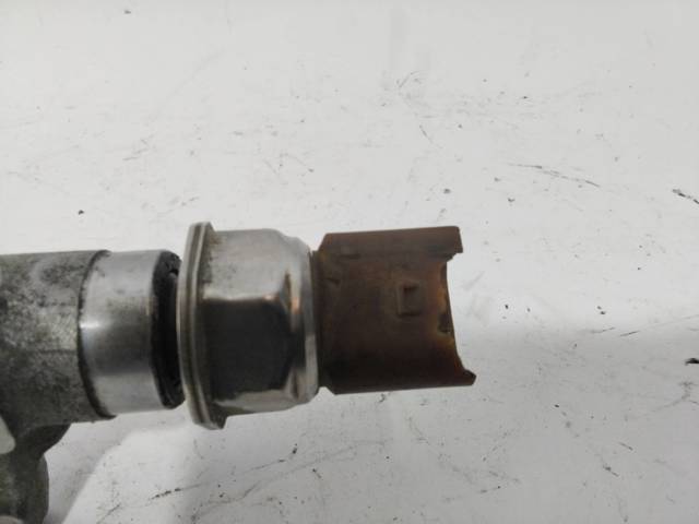 Regulador de presión de combustible, rampa de inyectores Volkswagen Jetta 6 162, 163, AV3, AV2, AY2, AY3