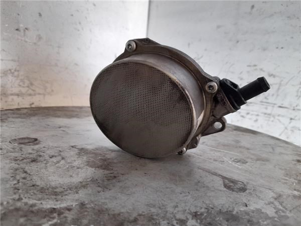 057145100AE VAG Bomba de vacío  comprar en Oviedo