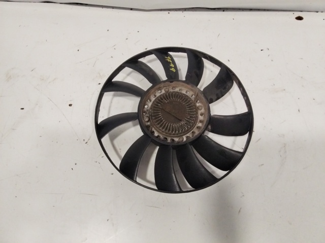 058121301B VAG Ventilador del radiador  en stock Huelva