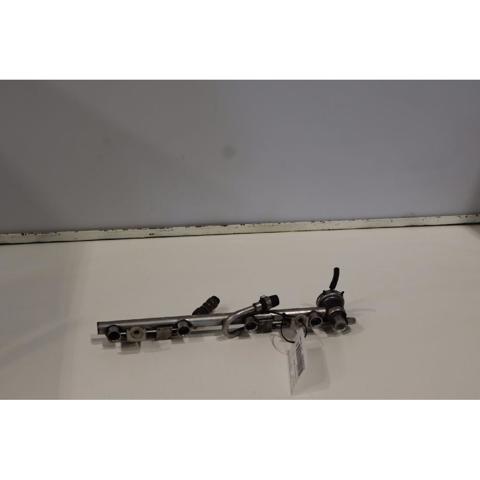 VAG 058133681 Rampa de combustible comprar Pamplona