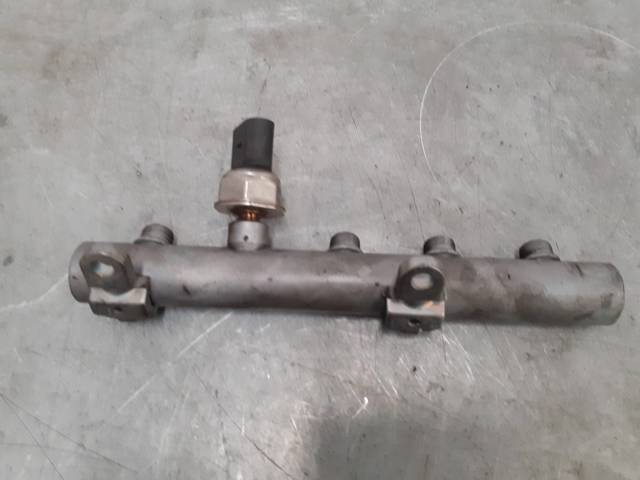 059130089AB Rampa de combustible izquierda  comprar en Pontevedra