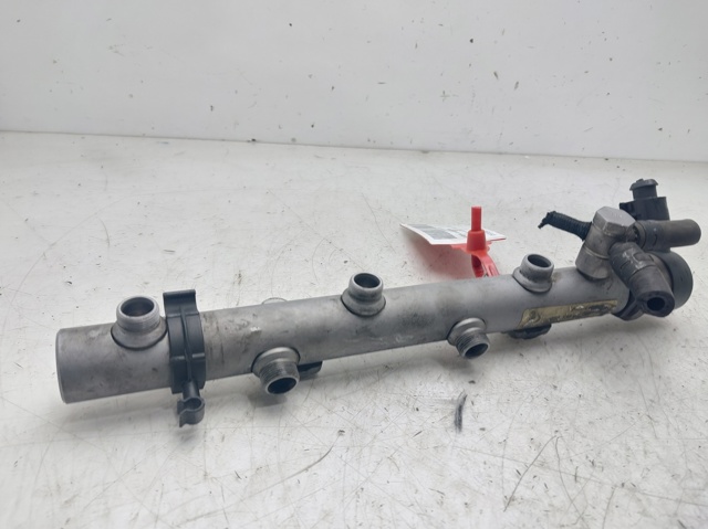 VAG 059130089AB Rampa de combustible izquierda  en stock Valencia