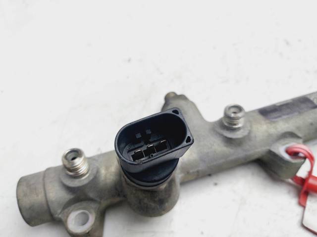VAG 059130089D Rampa de combustible izquierda  comprar en Murcia