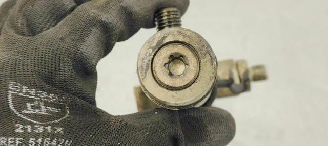 VAG 059130089D Rampa de combustible izquierda  en stock Salamanca