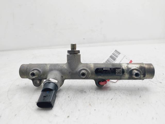 059130089D VAG Rampa de combustible izquierda  comprar en Oviedo