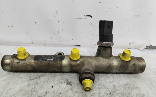 VAG 059130089D Rampa de combustible izquierda comprar Pamplona