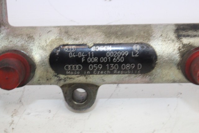 059130089D VAG Rampa de combustible izquierda  en stock Córdoba