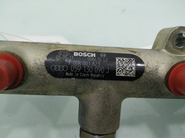 059130090J VAG Rampa de combustible derecha  comprar en Lleida