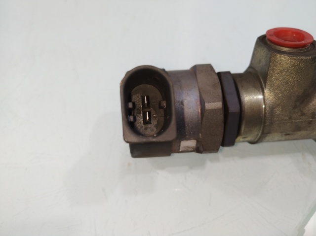 VAG 059130090J Rampa de combustible derecha  en stock Terrassa