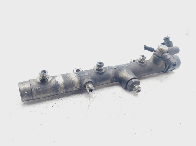 059130090J VAG Rampa de combustible derecha  en stock Huelva