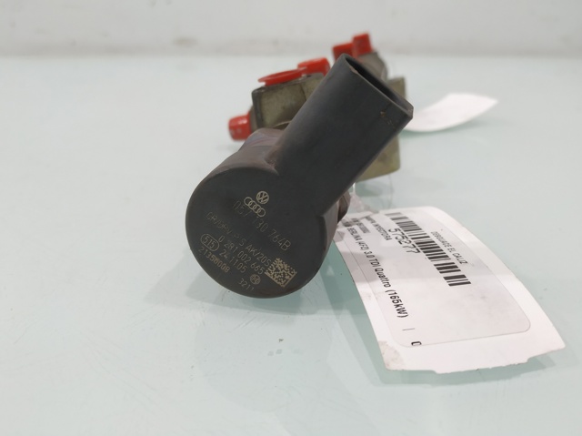 059130090J VAG Rampa de combustible derecha comprar Bilbao