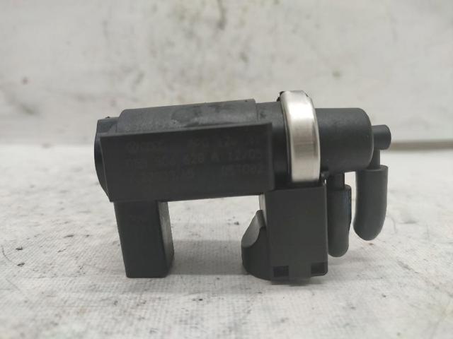 059906628A Válvula solenoide de control de presión de sobrealimentación  en stock Granada