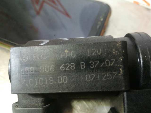 059906628B Válvula solenoide de control de presión de sobrealimentación  comprar en Zaragoza