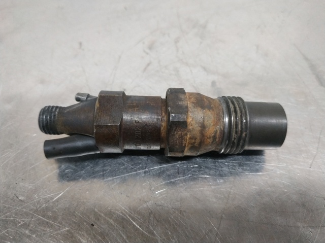068130202F Inyector de combustible  disponible Málaga
