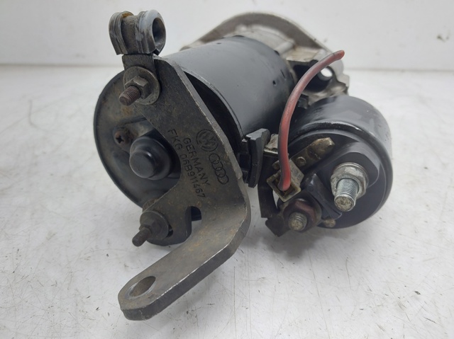 VAG 068911024E Motor de arranque  disponible Valladolid