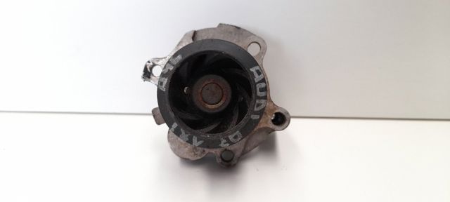 Bomba refrigerante coche 06A121031C VAG