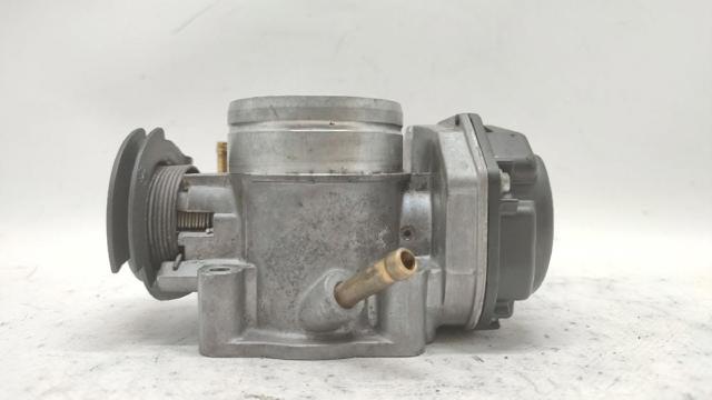 VAG 06A133064J Cuerpo de aceleración completo  disponible España