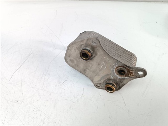 06B117021 Radiador de aceite debajo del filtro comprar Sevilla
