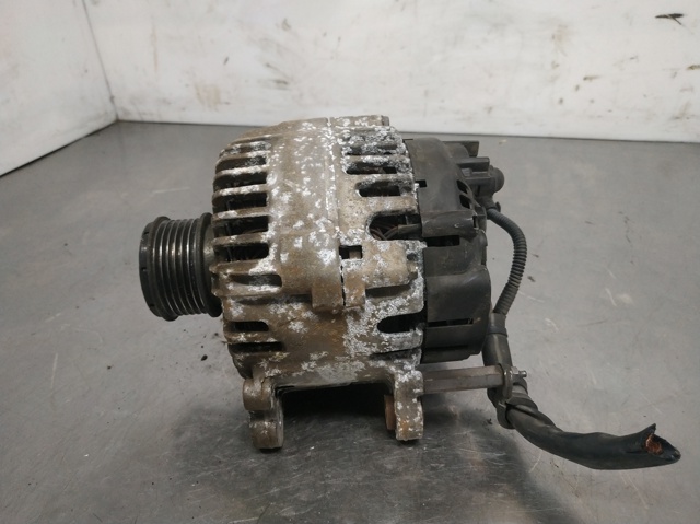 VAG 06F903023C Alternador  en stock Salamanca