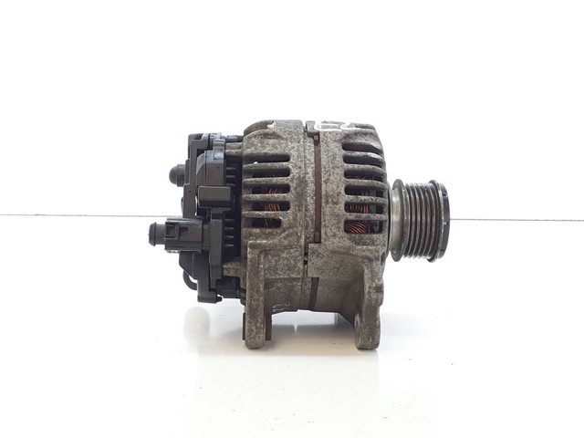 VAG 06F903023D Alternador  en stock Salamanca